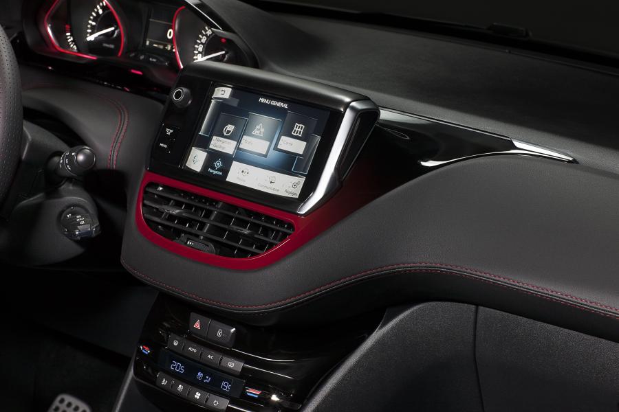  Peugeot 208 GTi 2012 года  (фото 8 из 32)